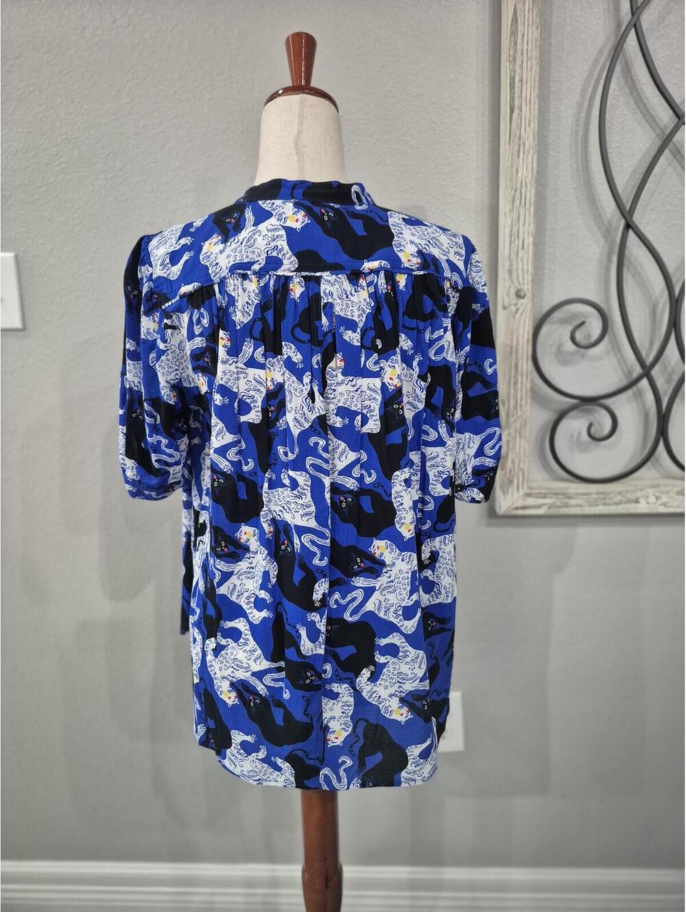 Emily Isabella New Botton Shirt Size Medium - Picture 3 of 9